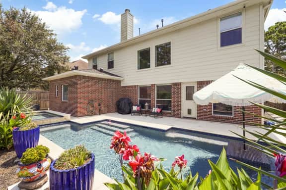 Luxury 6BR Getaway – 15 Mins to IAH Airport