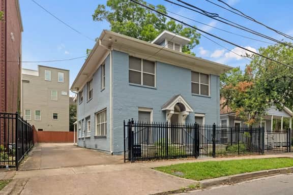 Entire Midtown 4plex | Gated Parking | Rail to NRG